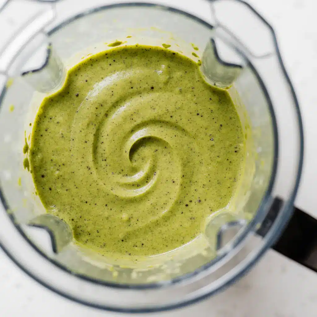 blend-moringa-smoothie blending moringa powder smoothie