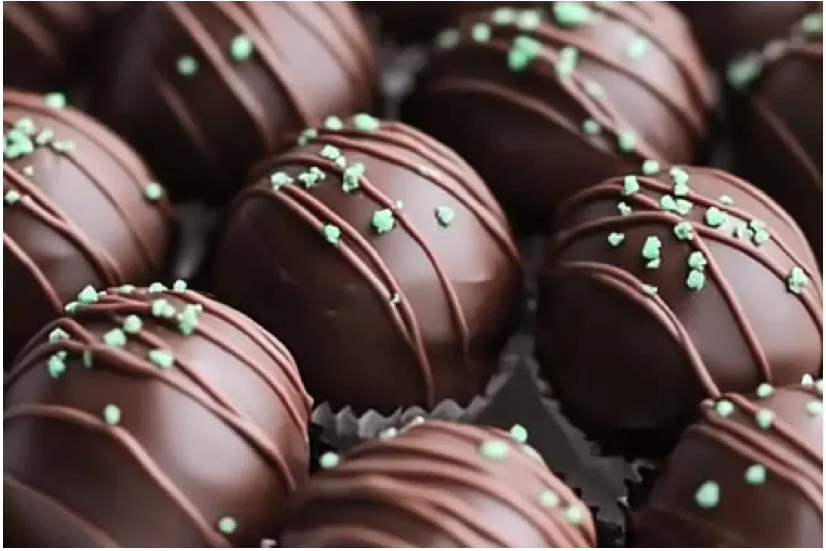 Delicious Thin Mint Truffles with chocolate and mint flavor